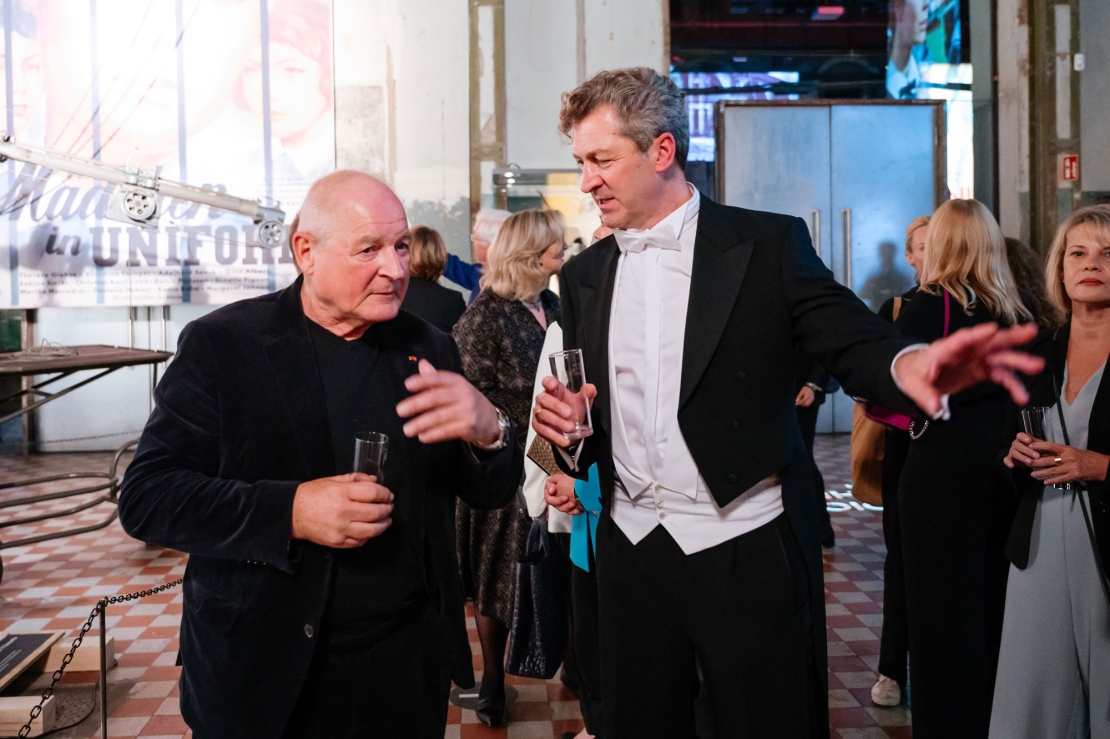 16 Der Deutsche Film 57632