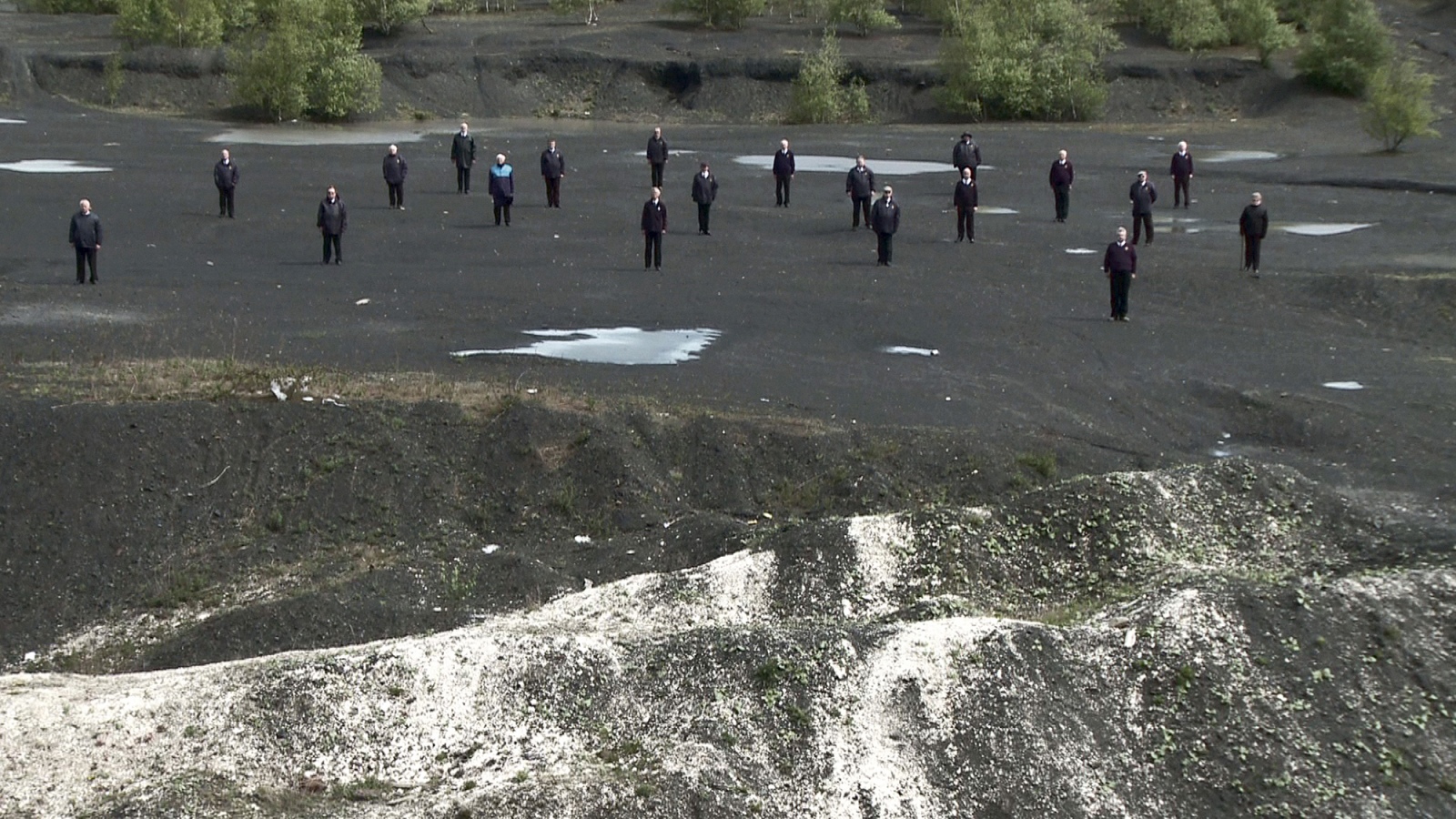 Mikhail Karikis miners in landscape 2