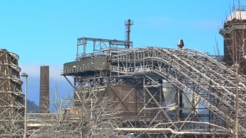 preview Winter im Weltkulturerbe Voelklinger Huette Blick auf Erzschraegaufzug