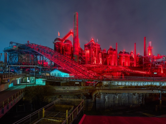 Hochofengruppe in Rot