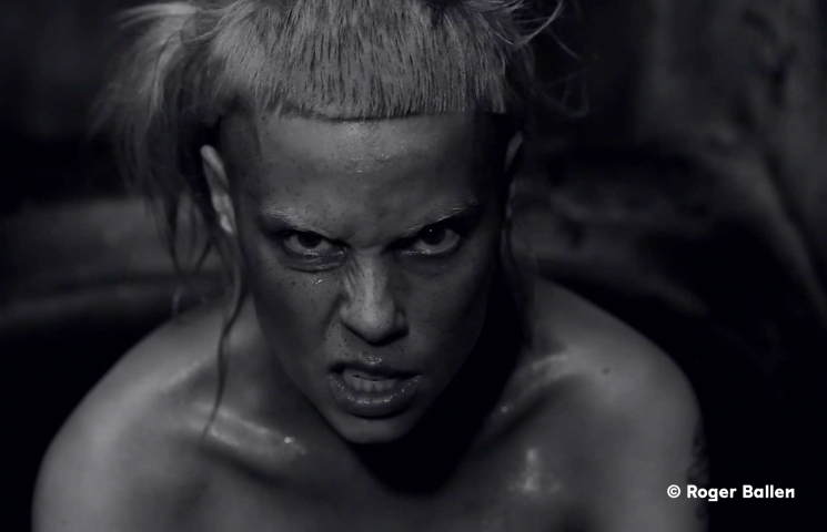 04 CR DieAntwoord Freeky 00 45 05